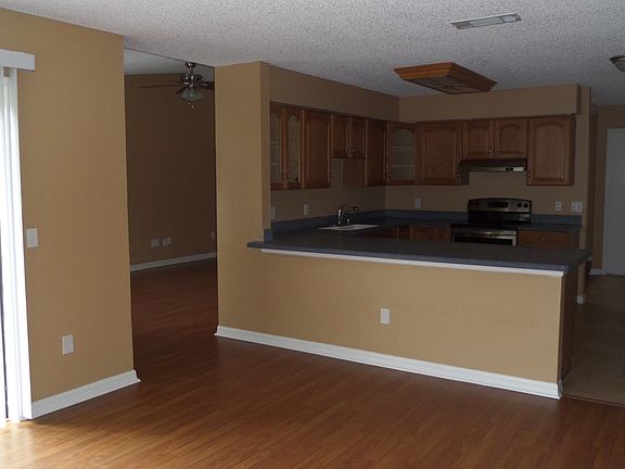5th image of 1594 Lavilla St