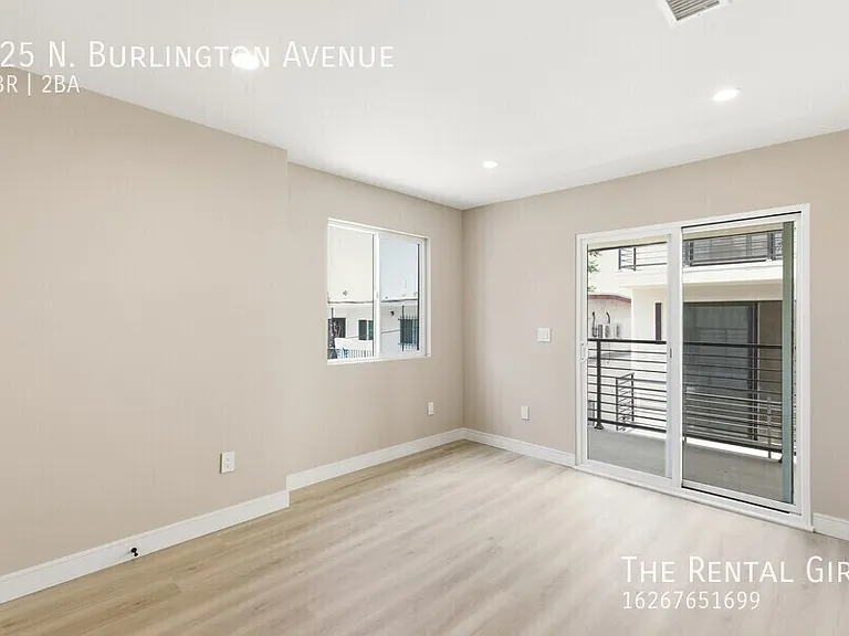 225 N Burlington Ave — Photo 18