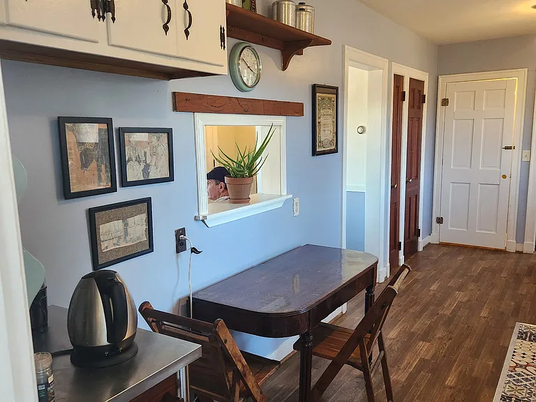 2420 James River Rd — Photo 2