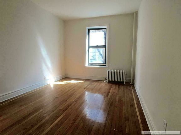 4th image of 652 W 163rd St APT 43