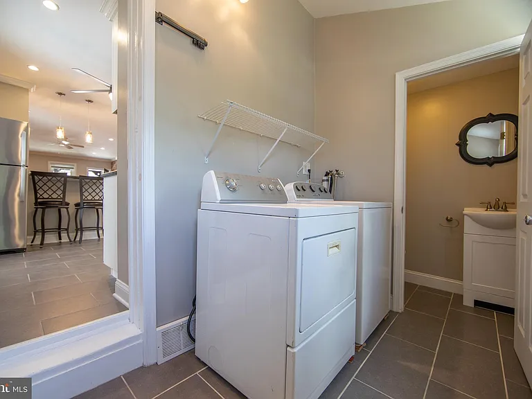 540 S Adams St — Photo 12