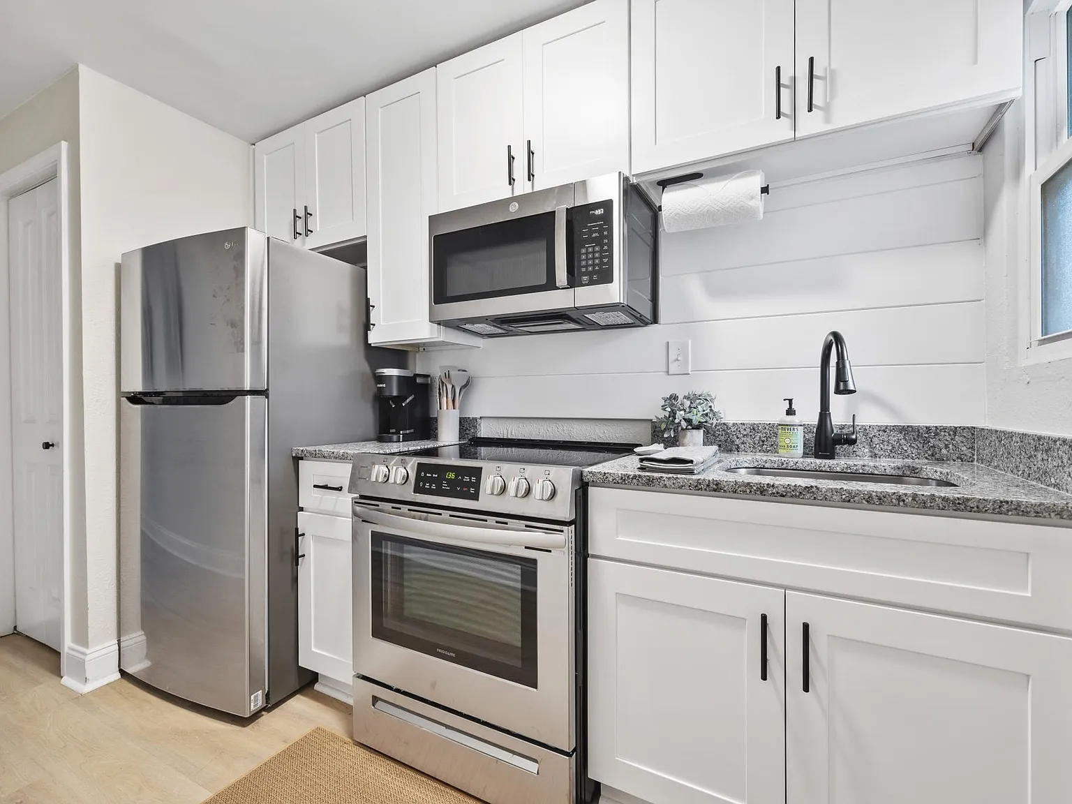 76 Haygood Ave SE — Photo 4