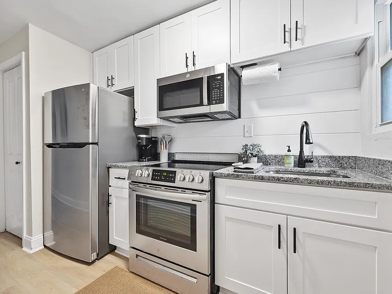 76 Haygood Ave SE #B — Photo 4