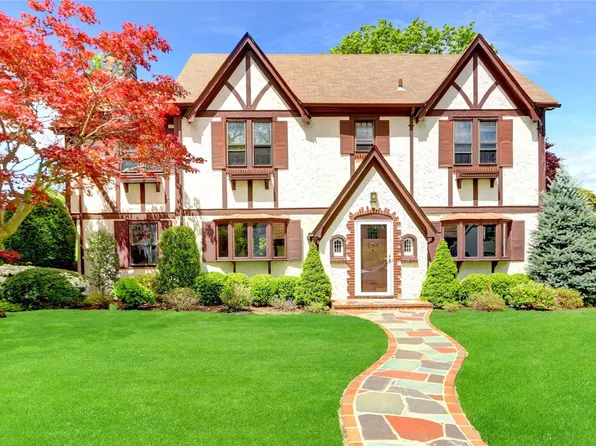 59 Garden Street, Garden City, NY 11530