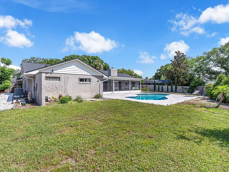 5829 Pitch Pine Dr — Photo 32