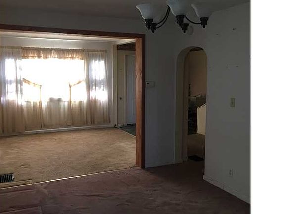 3rd image of 122 Mayer Ave