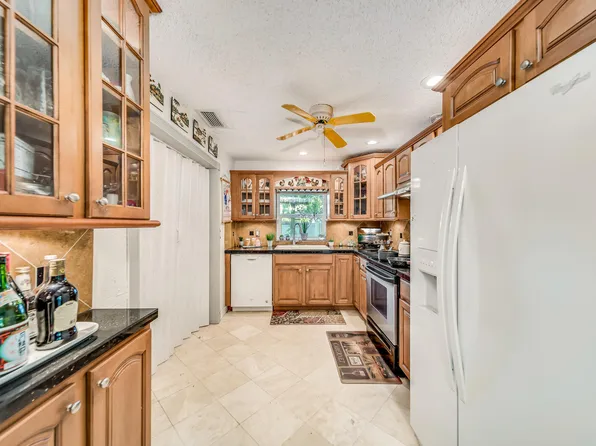 8100 SW 9th Court, North Lauderdale, FL 33068