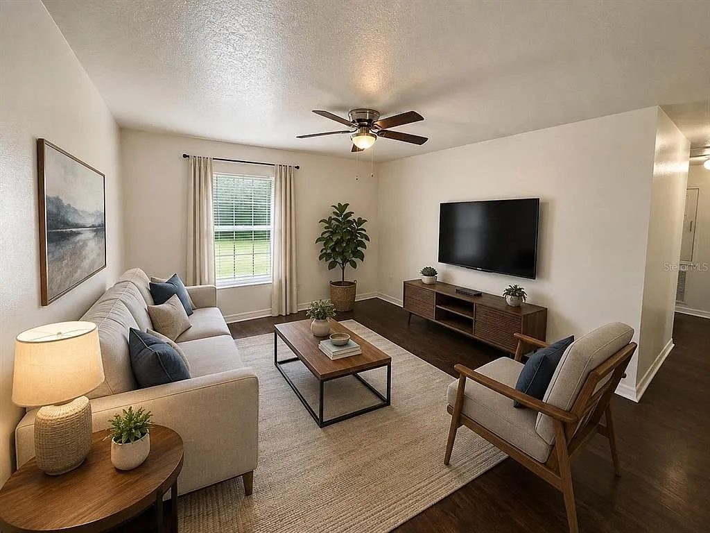 3 bed, 2.0 bath, 1020 sqft, $2,200 — Photo 4
