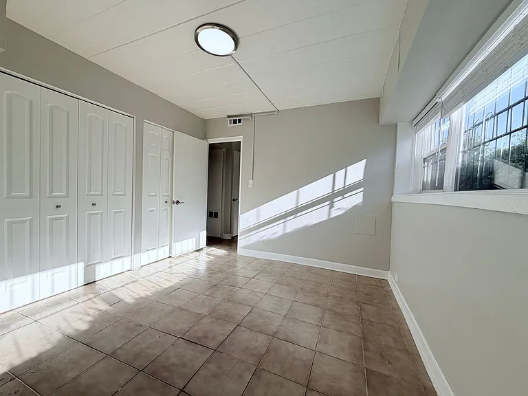 6015-23 N Fairfield Ave — Photo 6