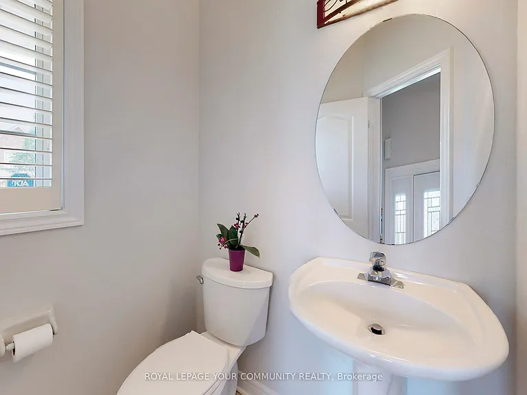 39 Lark Cres — Photo 12