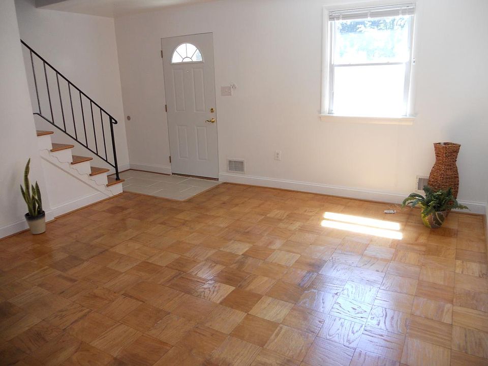 Main Floor: Living Room