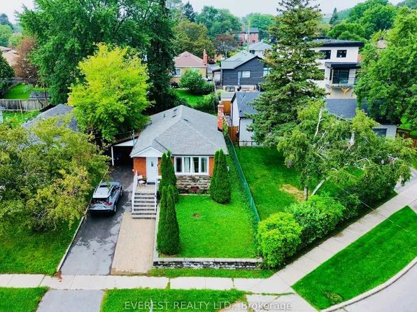 130 Portsdown Rd, Toronto, ON M1P 1V5