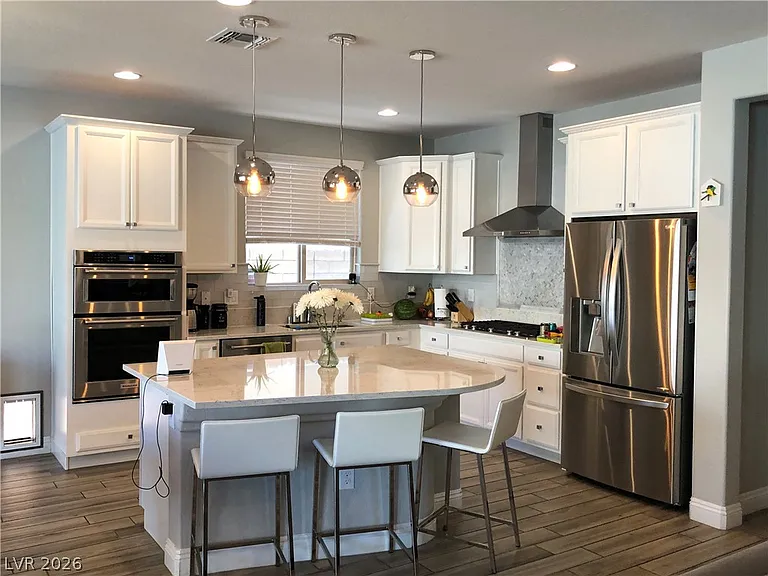 67 Berneri Dr — Photo 2