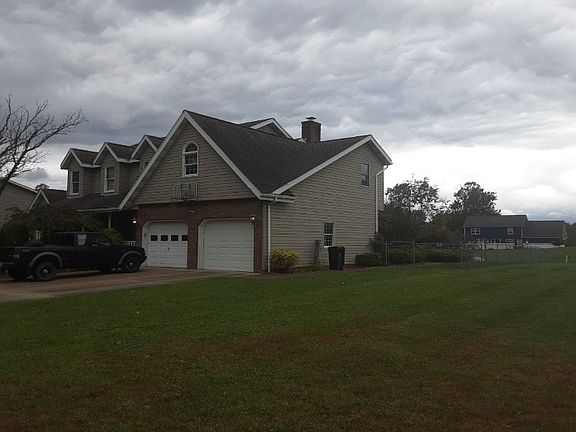 2nd image of 225 Evans Ave