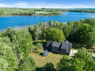 8240 Susan Shores Dr, Charlevoix, MI 49720