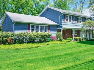 45 Sammis Ln, White Plains, NY 10605