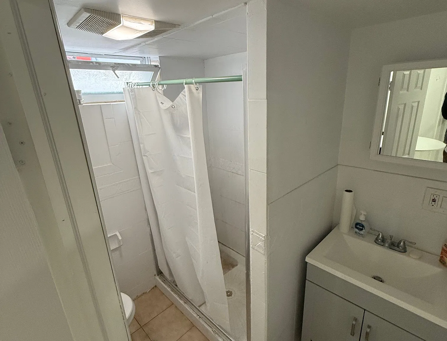 5 bed, 2047 sqft, $5,000 — Photo 3