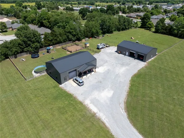 1518 Lacy Dr, Elkins, AR 72727