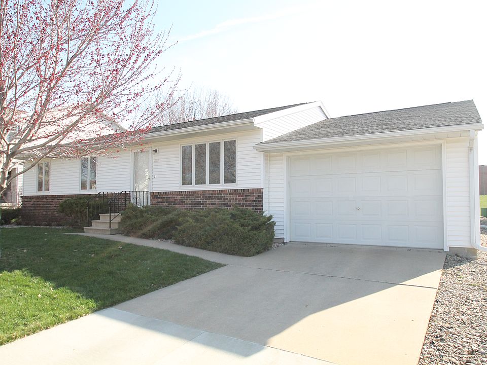 1st image of 616 Hearthside Dr