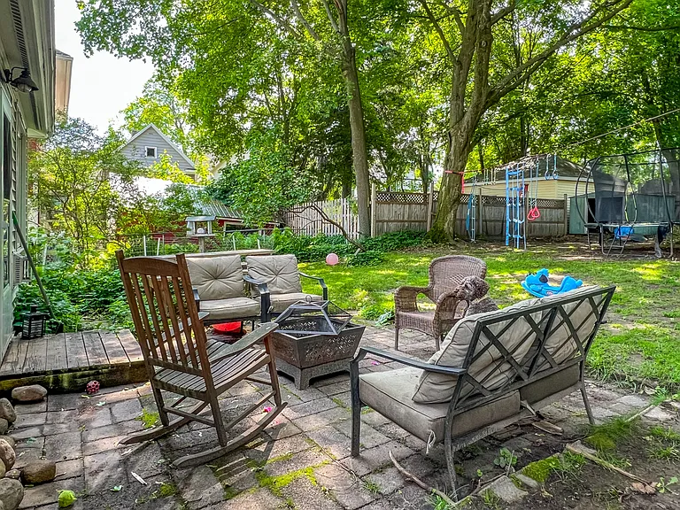 118 E Park St — Photo 17