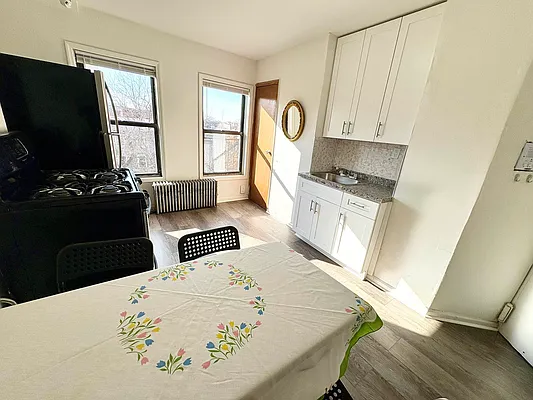 Rented by Garfield Realty  | media 3