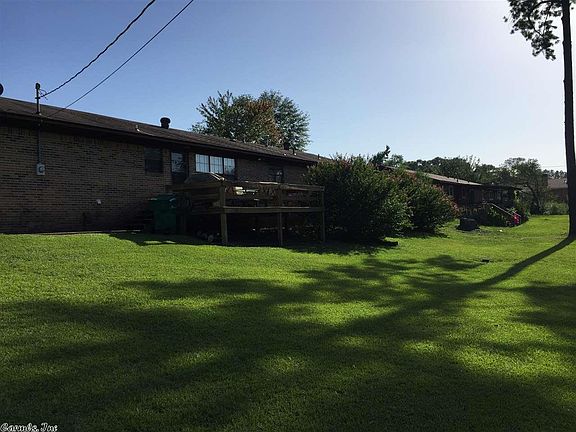 3rd image of 912 Park St