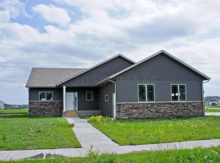 5888 Autumn Dr S, Fargo, ND