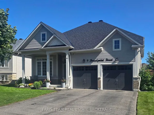 9 Broadpoint St, Wasaga Beach, ON L9Z 3B8