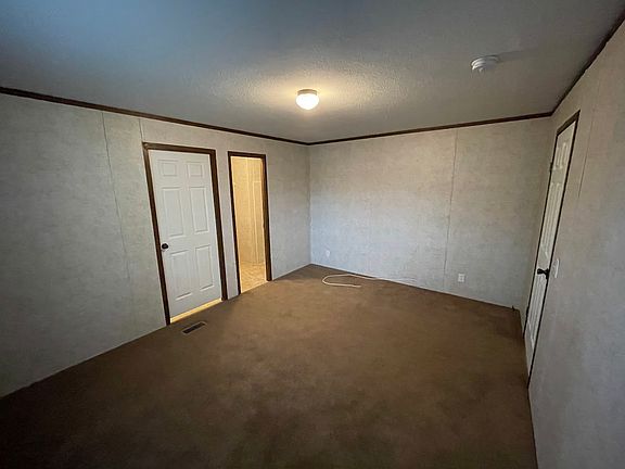 4th image of 516 Courtland Ln #71