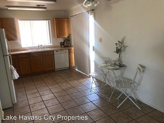 4th image of 2920 Palisades Dr #102
