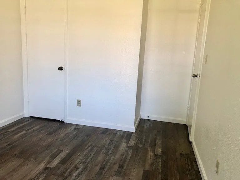 7521 Blackthorne Way — Photo 16