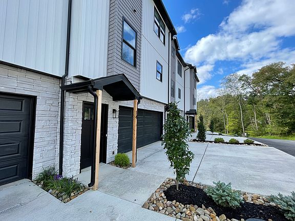4th image of 54 Chantilly Park Ln