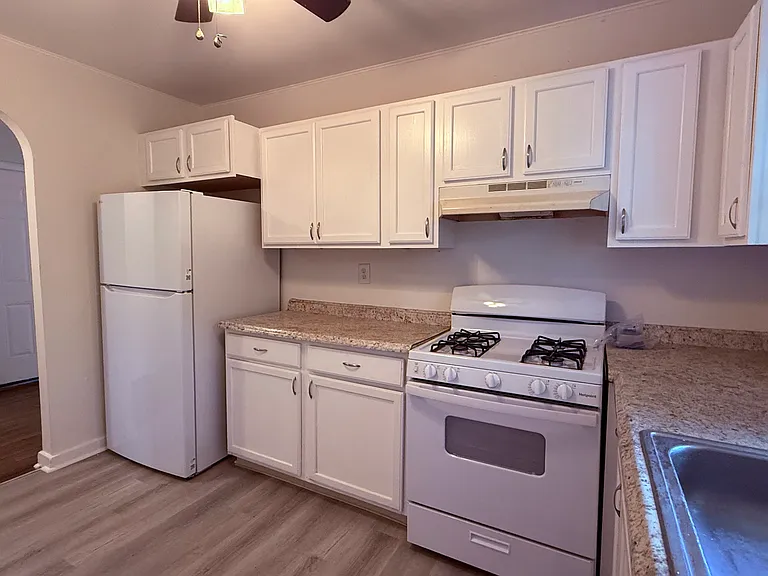 13 Dervend Cir — Photo 3