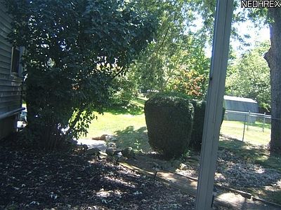 5th image of 98 Marcia Dr