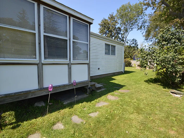 28 Merton Rd #2 — Photo 8
