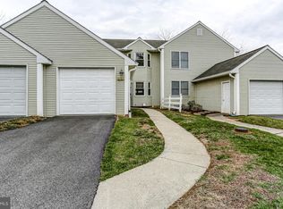 5702 Arklow Dr, Harrisburg, PA 17111
