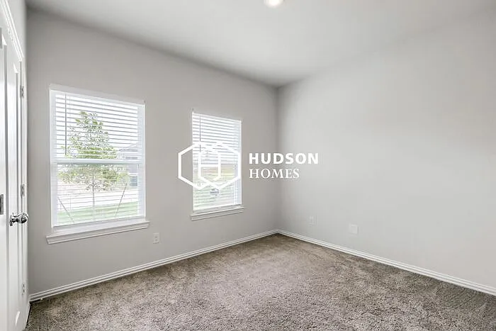 1236 Richards Ranch Rd — Photo 5