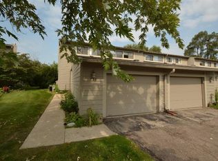 737 Peninsula Ct, Ann Arbor, MI 48105