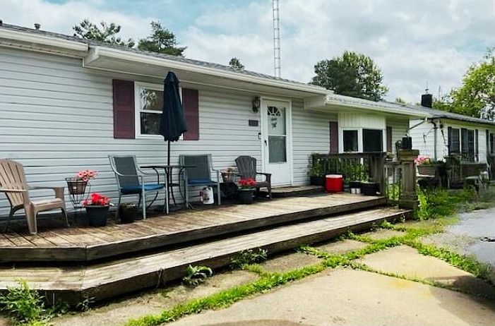 1st image of 2129 Cherrywood Dr