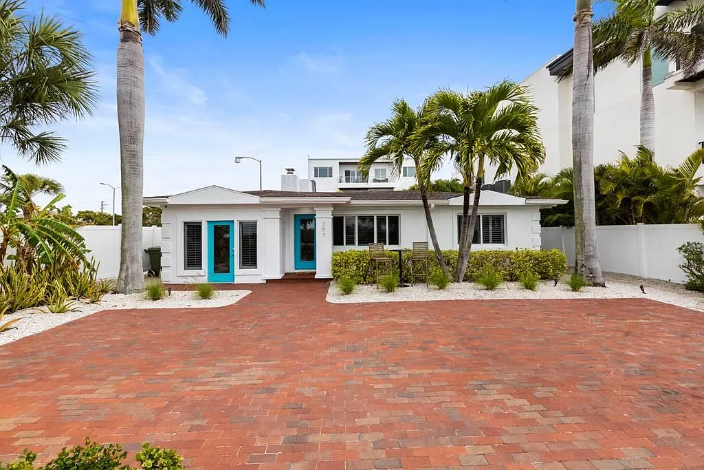 257 Benjamin Franklin Dr — Photo 1