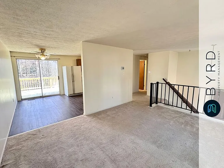 2411 Carriage Creek Rd — Photo 2