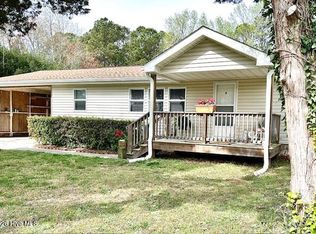 200 1st St, Hampstead, NC 28443