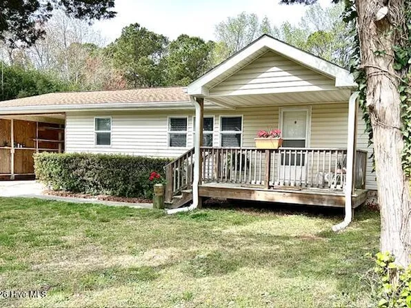 200 1st Street, Hampstead, NC 28443