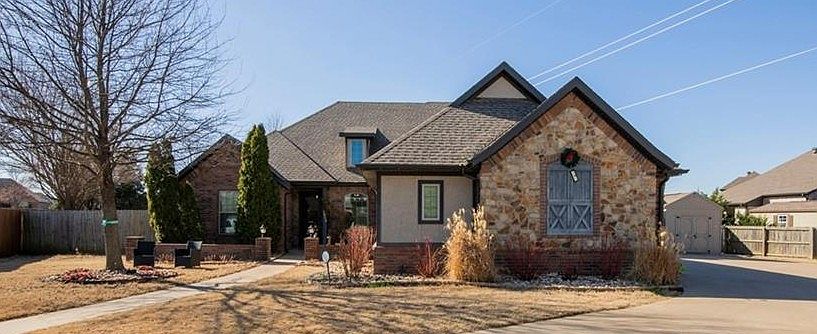1st image of 2803 SW Aster Way