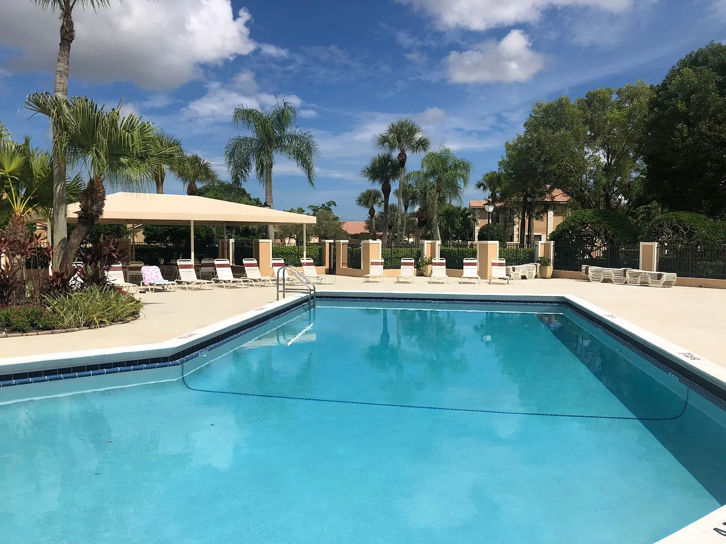 PGA National Beautiful 2 Bedroom 3 Bath Corner Townhouse — Photo 4