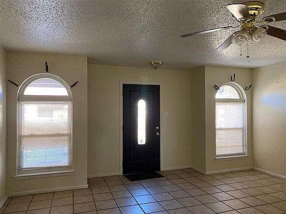 5th image of 3202 NE 10th St