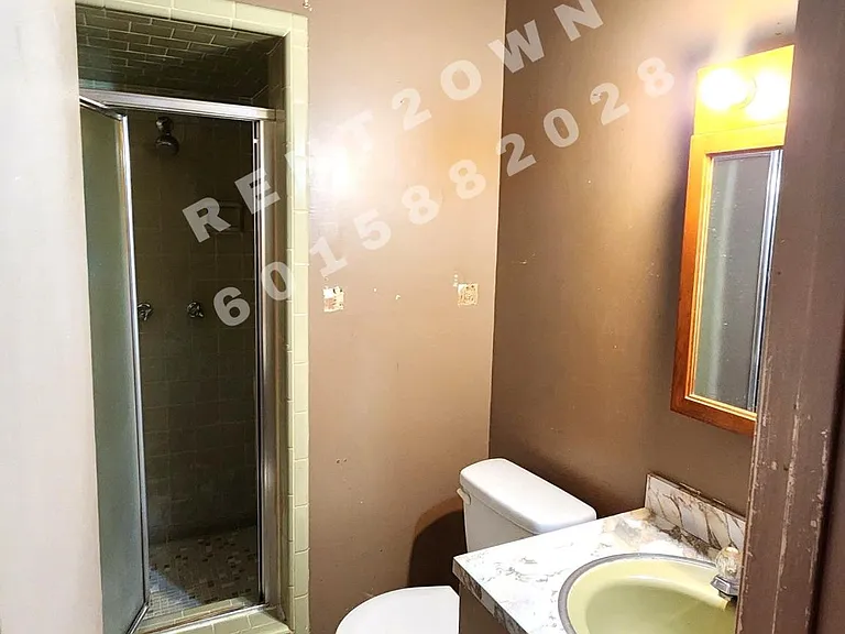310 W Ray Dr — Photo 5