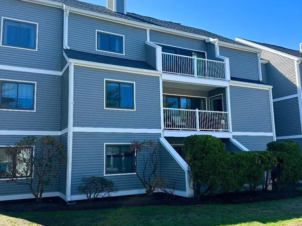 1100 Salem St APT 36, Lynnfield, MA 01940