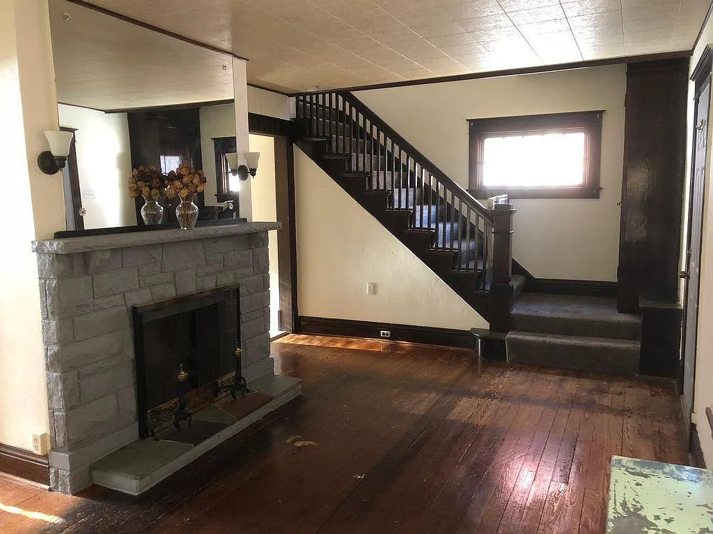 748 Orchard Ave photo 1