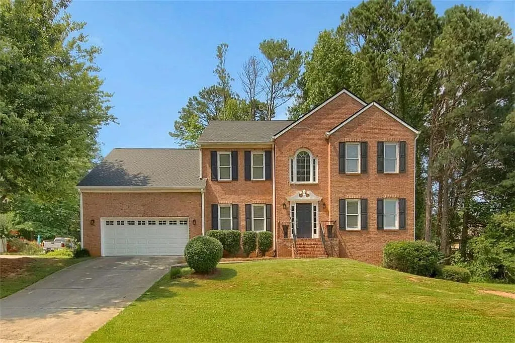4 bed, 2.5 bath, 3000 sqft, $2,350 — Photo 1